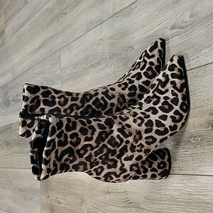 Steve Madden Size 6 1/2 Valyant Bootie in Velvet Leopard Print NEW